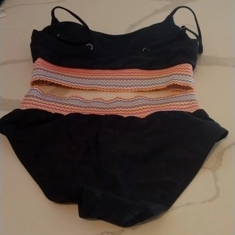 Colorblock Trim 2 Piece High Waisted Swimsuit Scoop‎ Neck black Sz S NWOT